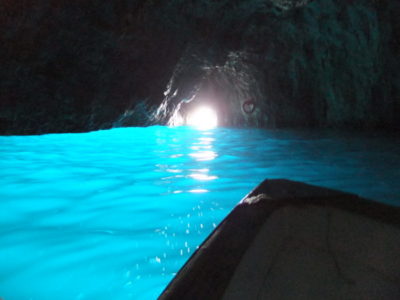 シーカヤックで行く青の洞窟